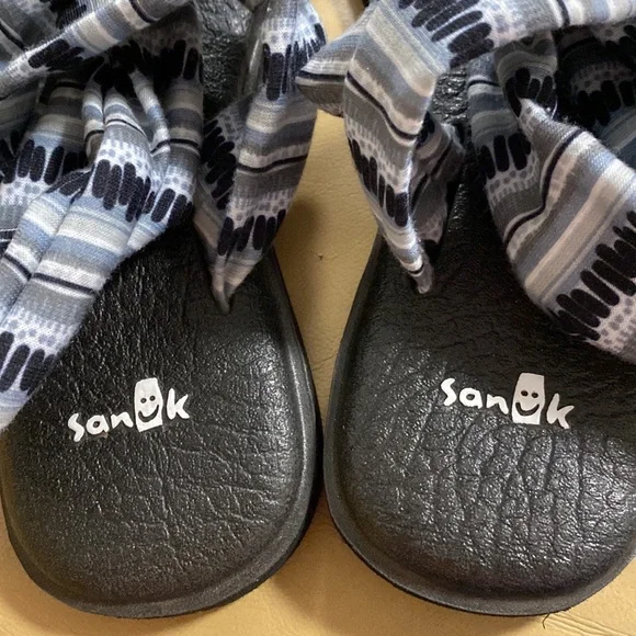 Sanuk Yoga 2 Black+White Island Stripe Sandal - Picture 7 of 10